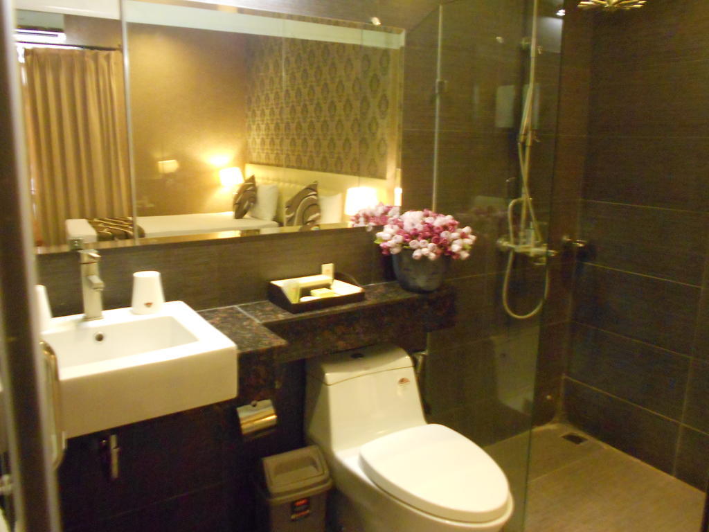 Venus Hotel Ханой Екстериор снимка
